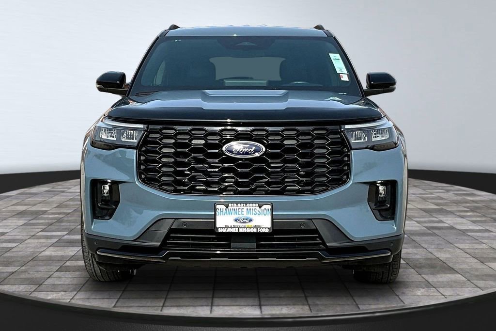 Certified 2025 Ford Explorer ST-Line image 2
