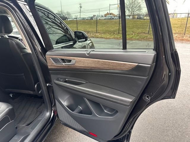 Used 2024 Volkswagen Atlas SEL Premium R-Line image 18