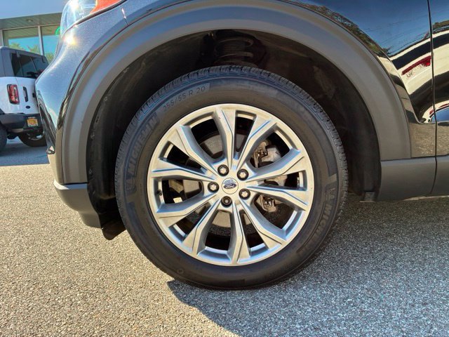 Certified 2023 Ford Explorer XLT w/ Equipment Group 202A AWD/4WD image 27