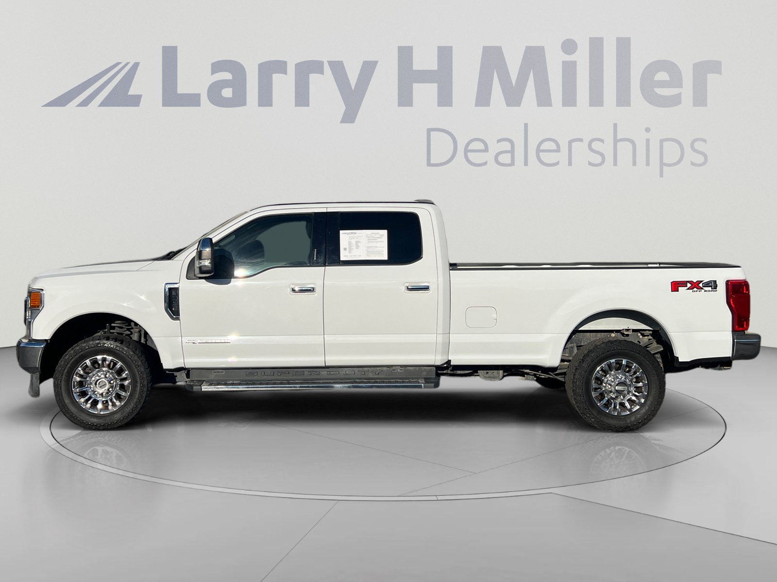 Certified 2022 Ford F350 Lariat w/ Chrome Package AWD/4WD image 2