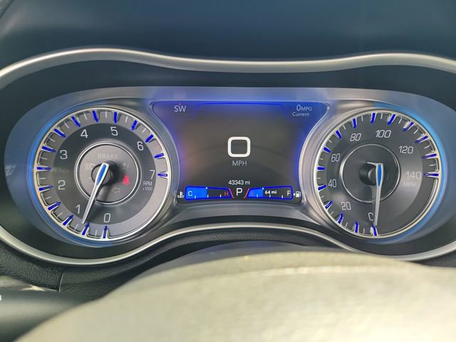 Used 2022 Chrysler 300 Touring L w/ Popular Equipment Group RWD image 7