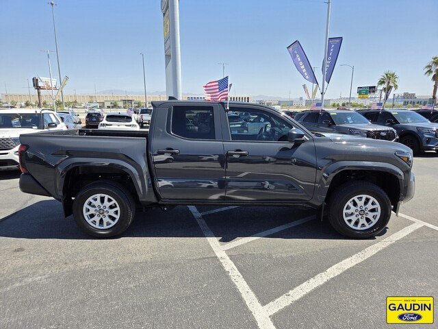 Used 2024 Toyota Tacoma SR w/ SR Upgrade Package AWD/4WD image 8