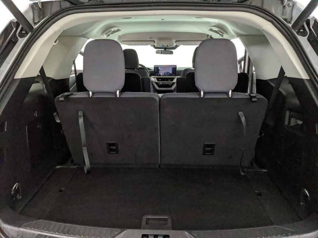 Certified 2025 Ford Explorer Active image 19