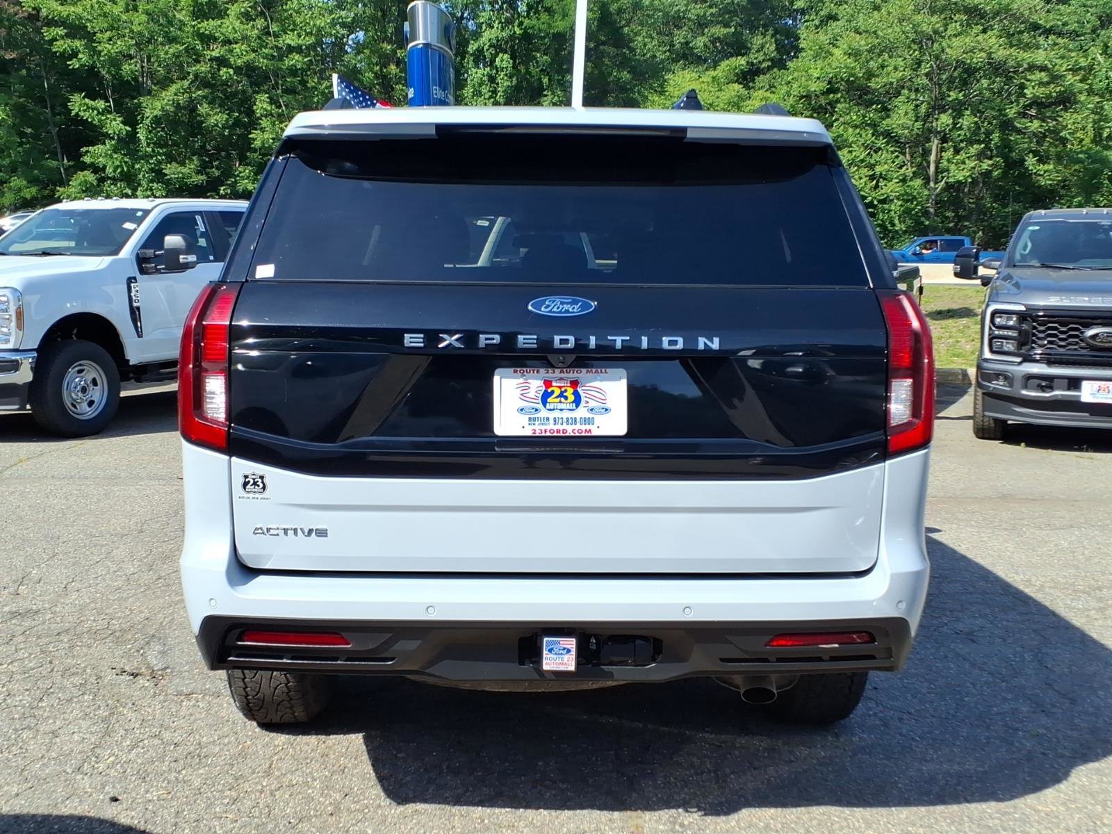 Certified 2025 Ford Expedition Active AWD/4WD image 7