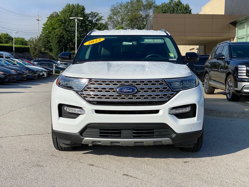 Certified 2023 Ford Explorer Limited w/ Equipment Group 301A RWD image 2