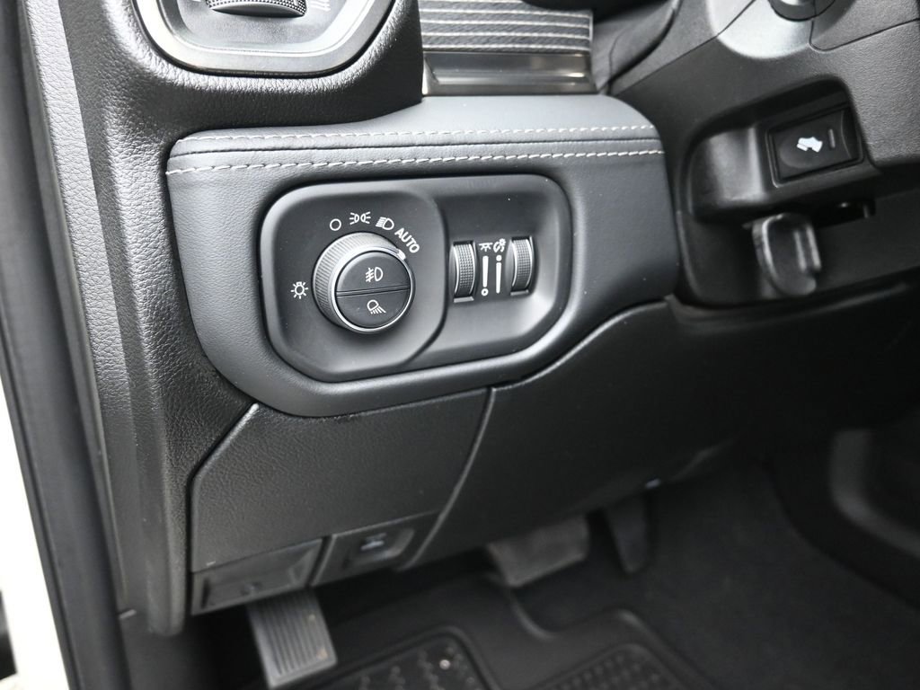 Used 2021 RAM 2500 Limited image 13