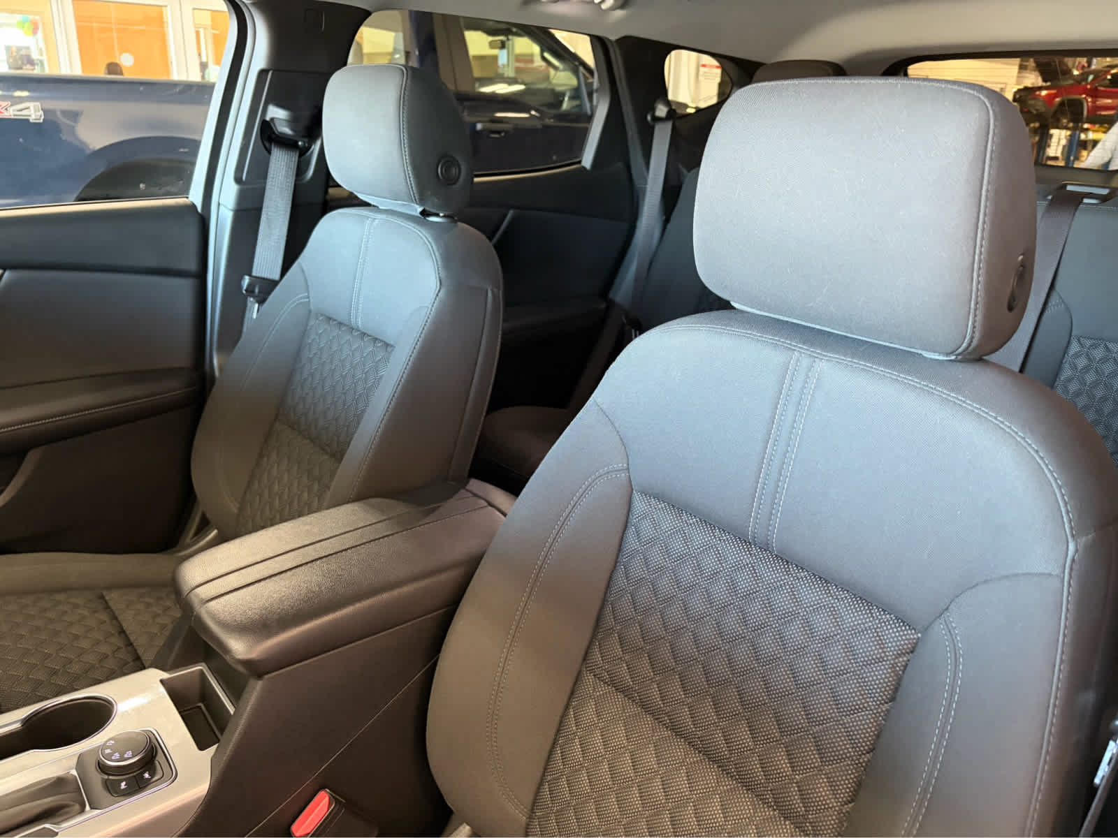 Used 2022 Chevrolet Blazer LT AWD/4WD image 16