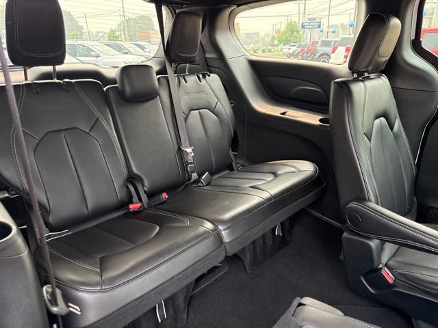 Used 2025 Chrysler Pacifica Select FWD image 39