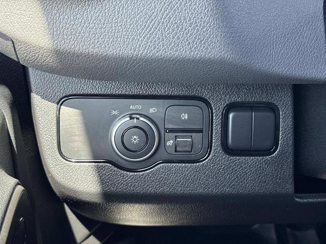 Used 2025 Mercedes-Benz Sprinter 2500 image 14