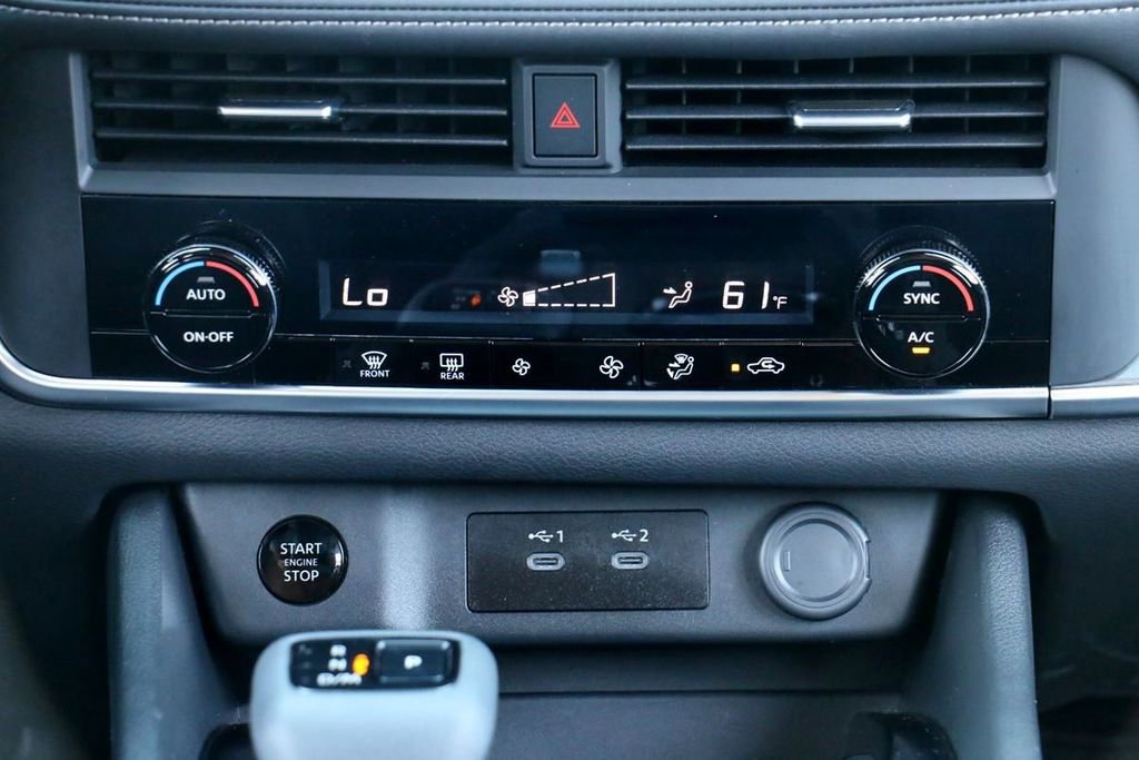 Used 2026 Nissan Rogue SV FWD image 27