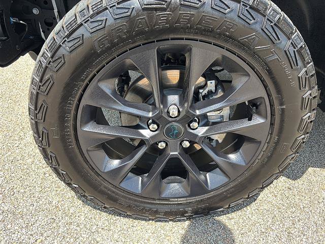 Used 2025 Jeep Wrangler Unlimited Sahara AWD/4WD image 9