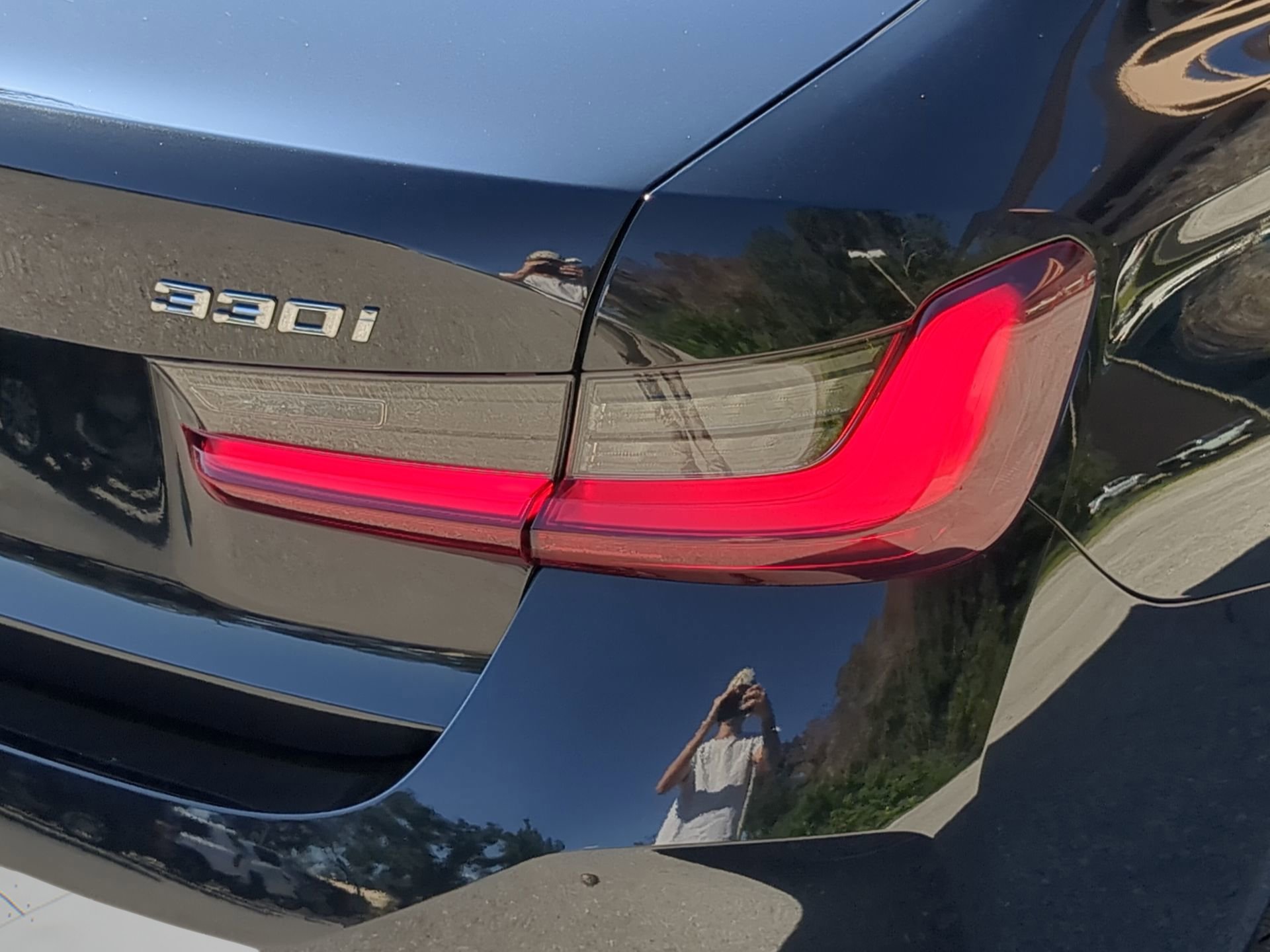 Used 2023 BMW 330i Sedan w/ Driving Assistance Package image 37