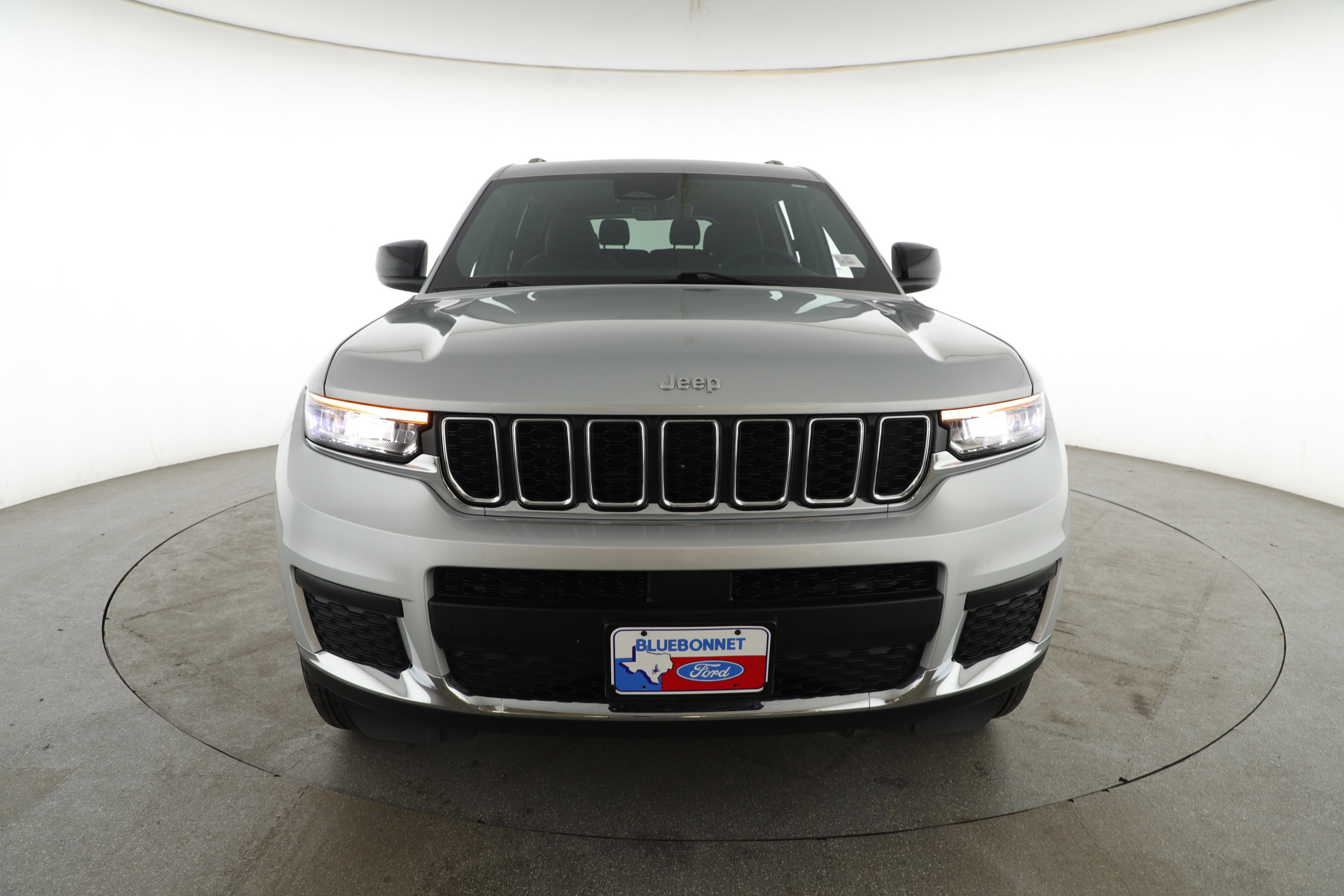 Used 2025 Jeep Grand Cherokee L Laredo w/ Luxury Tech Group I image 4