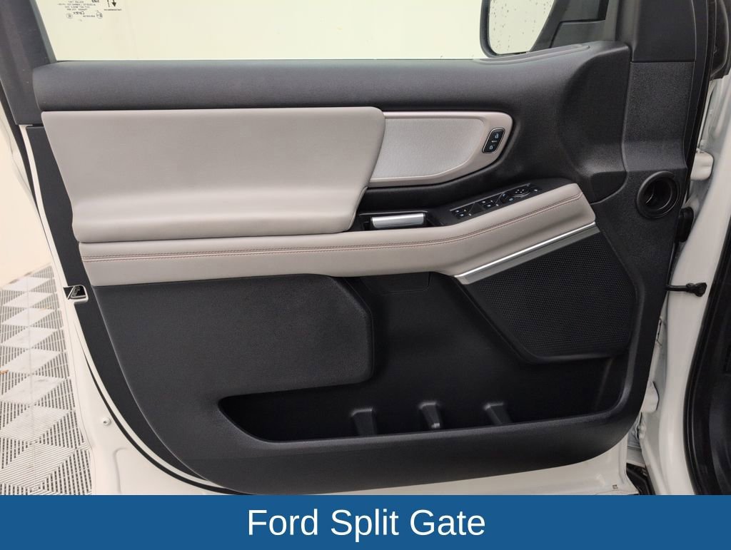 Certified 2025 Ford Expedition Active image 38