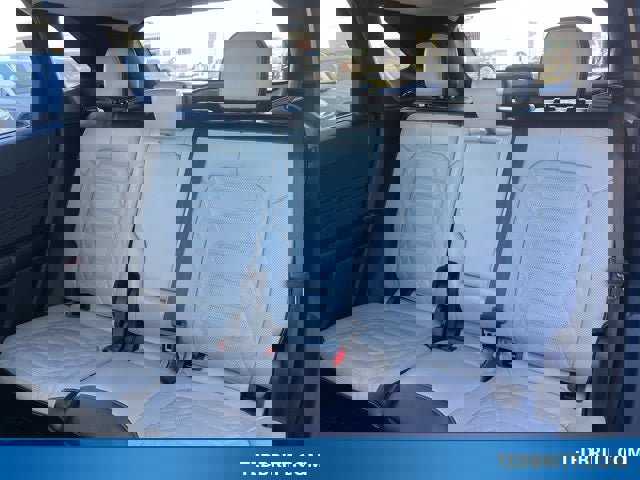 Certified 2024 Ford Escape Platinum w/ Premium Technology Package image 14