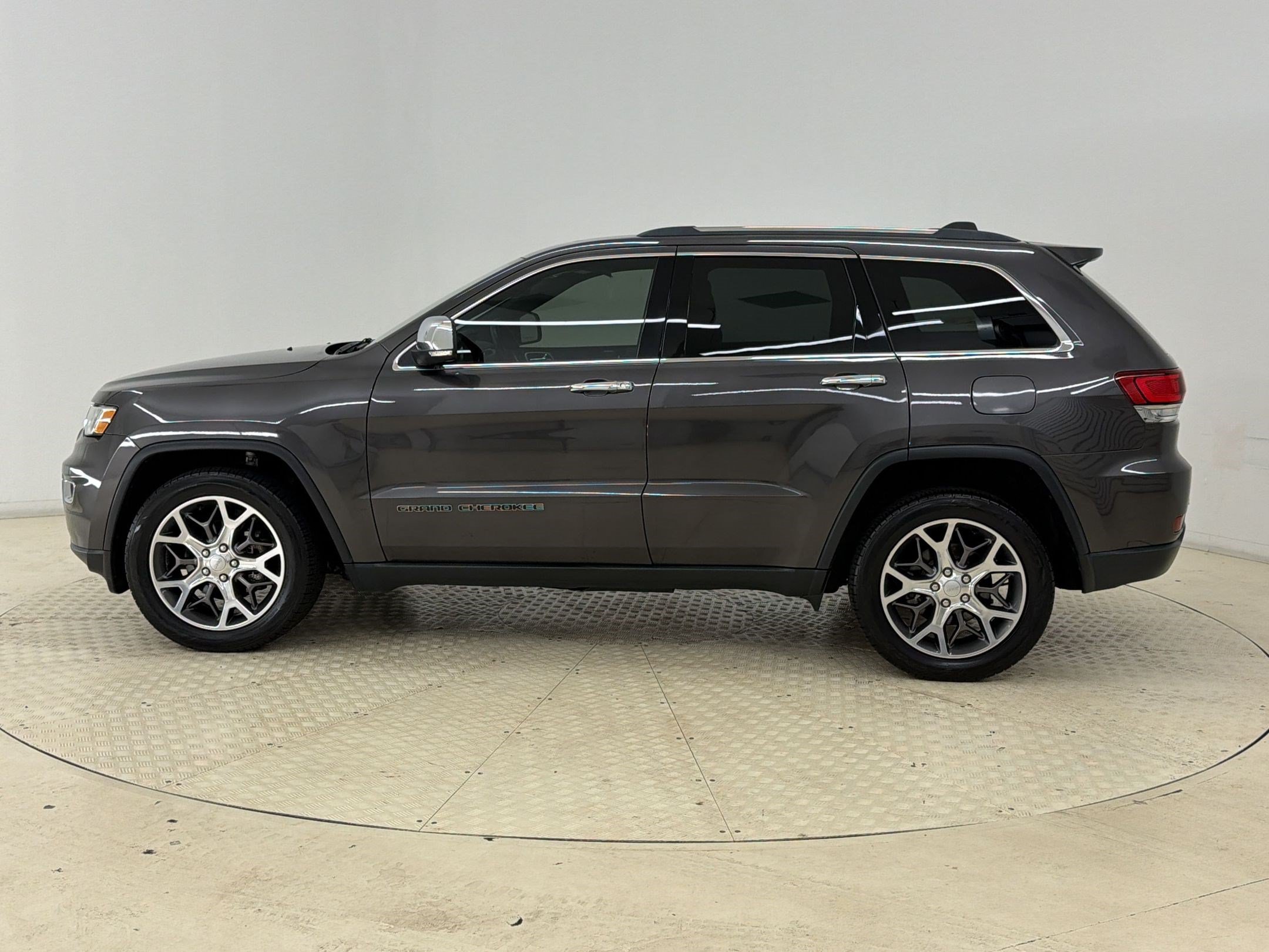 Used 2020 Jeep Grand Cherokee Limited w/ Trailer Tow Group IV AWD/4WD image 2