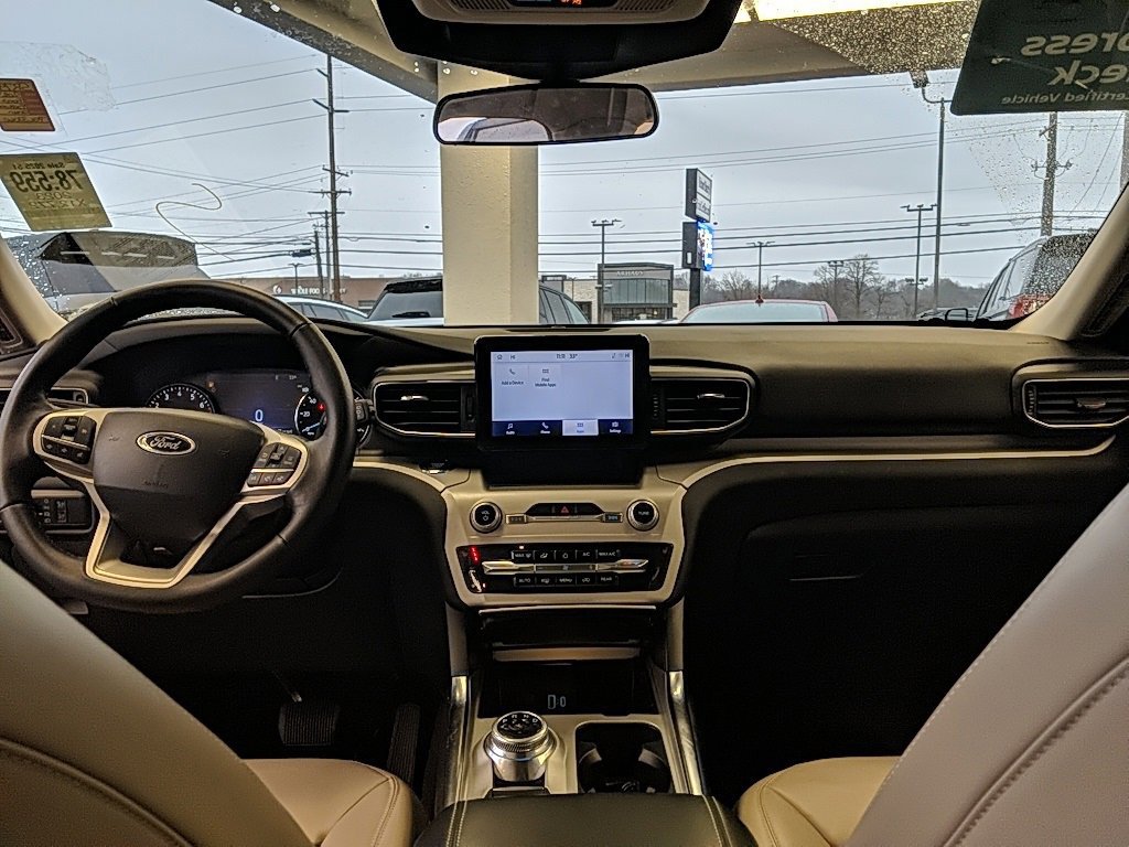 Certified 2023 Ford Explorer XLT w/ Equipment Group 202A image 17