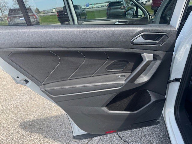 Used 2022 Volkswagen Tiguan SE image 23