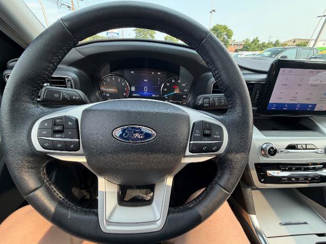 Certified 2022 Ford Explorer XLT w/ Equipment Group 202A AWD/4WD image 7