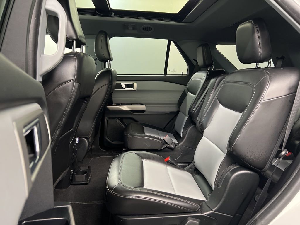 Certified 2023 Ford Explorer XLT w/ Equipment Group 202A image 31