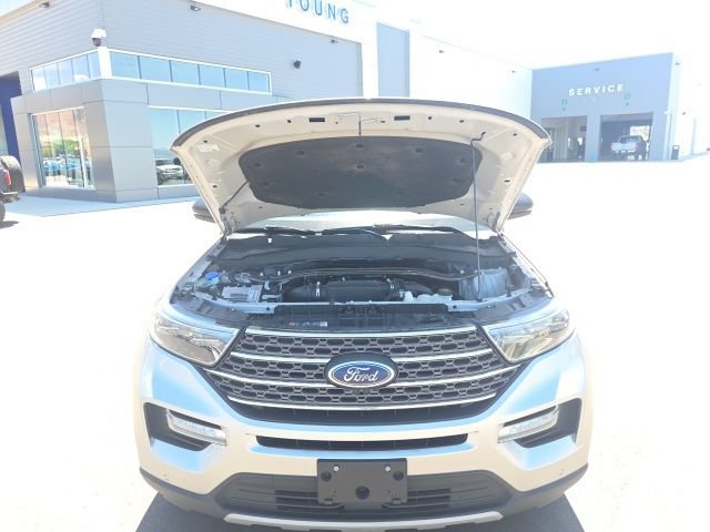 Certified 2023 Ford Explorer King Ranch w/ Technology Package AWD/4WD image 13