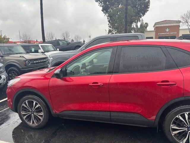 Certified 2022 Ford Escape SE w/ SE Sport Appearance Package image 5