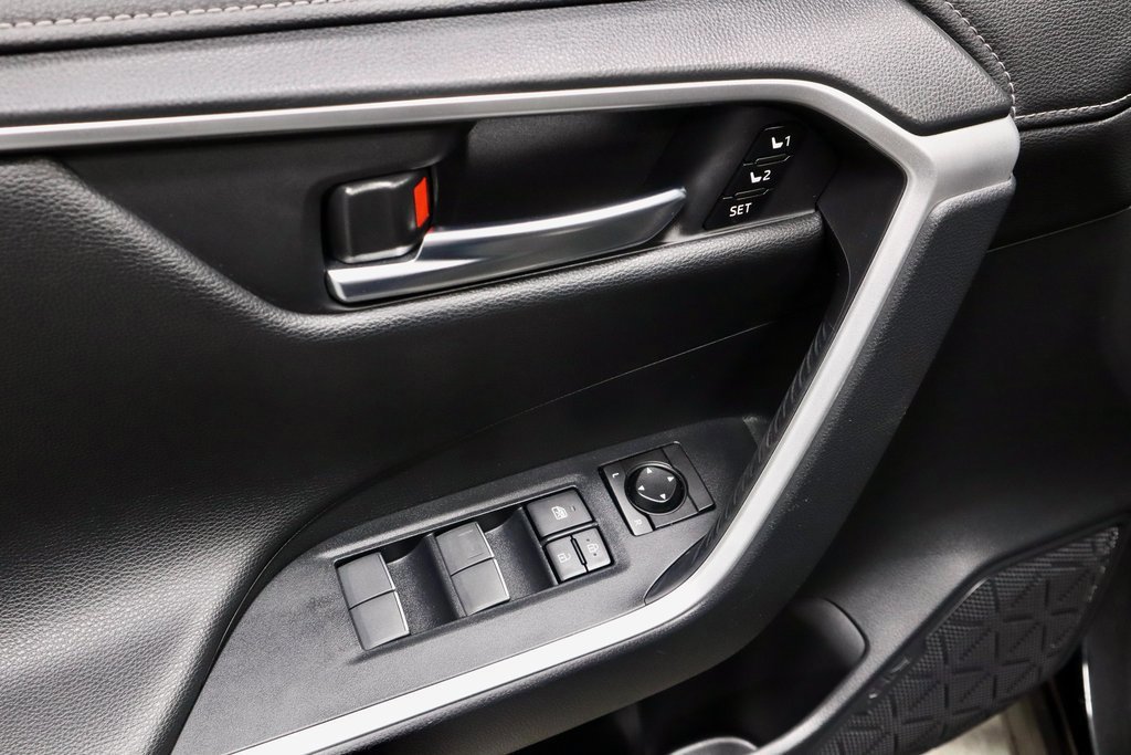 Used 2019 Toyota RAV4 Limited w/ Advanced Technology Package image 26