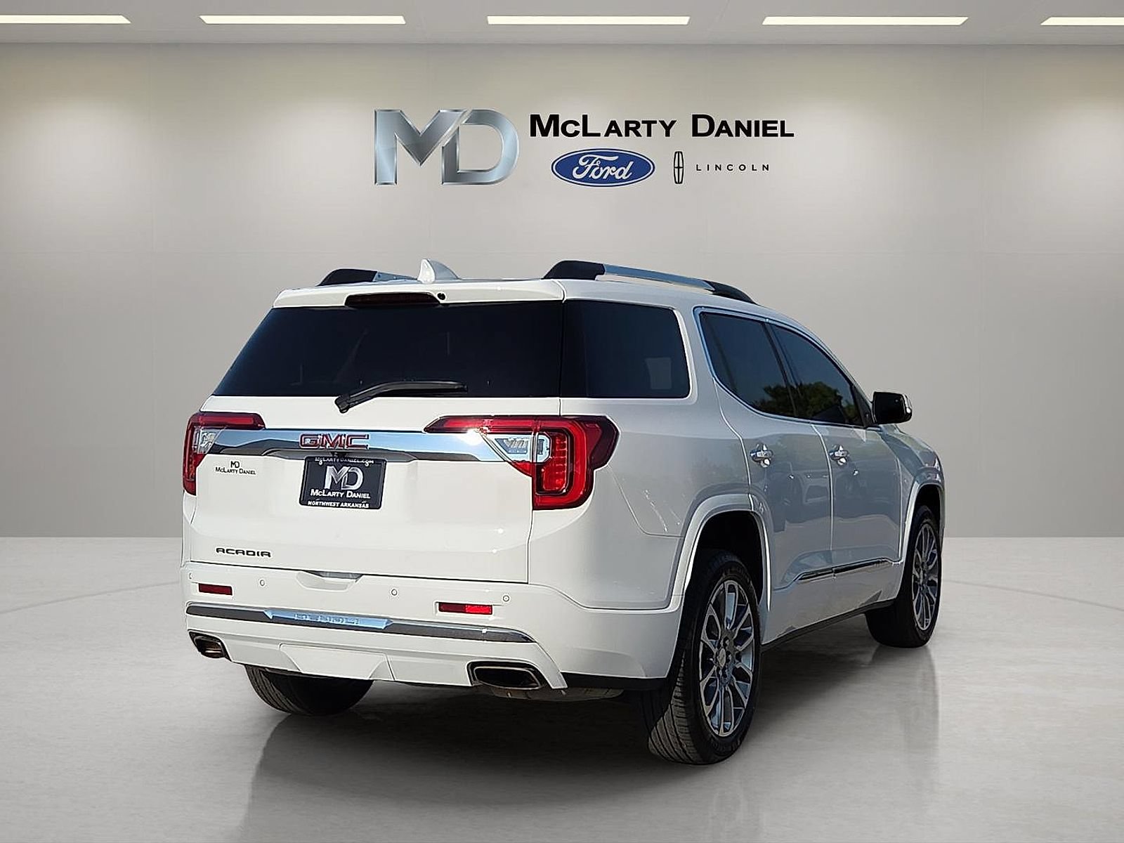 Used 2023 GMC Acadia Denali FWD image 5