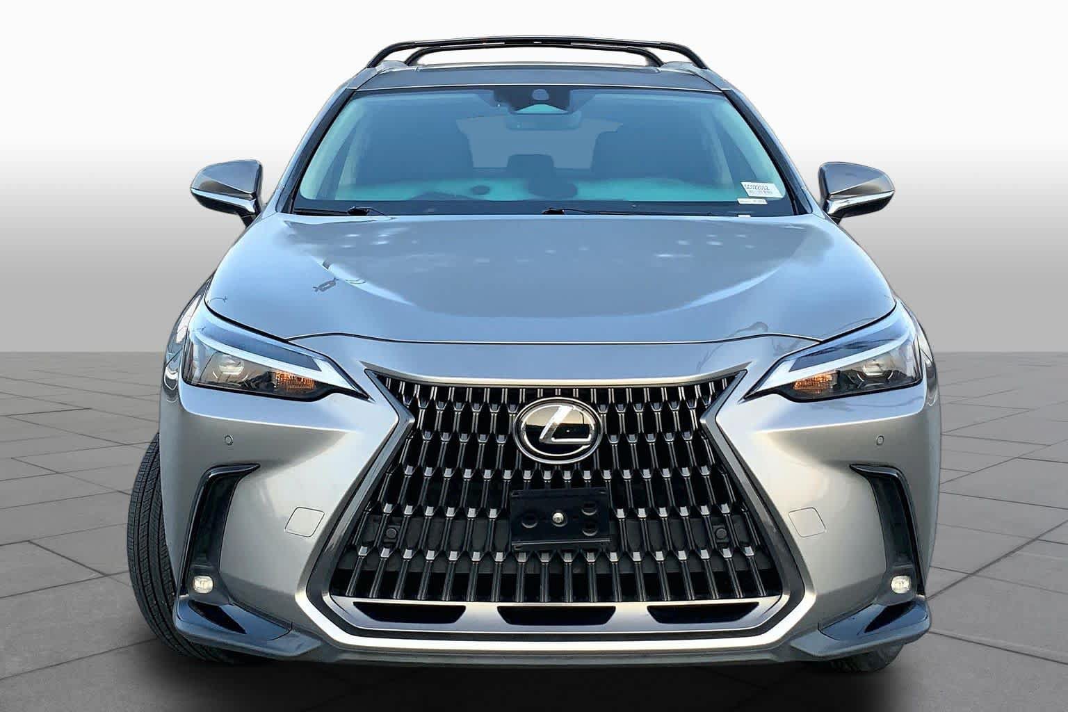 Used 2025 Lexus NX 250 FWD w/ Accessory Package (2T) image 4