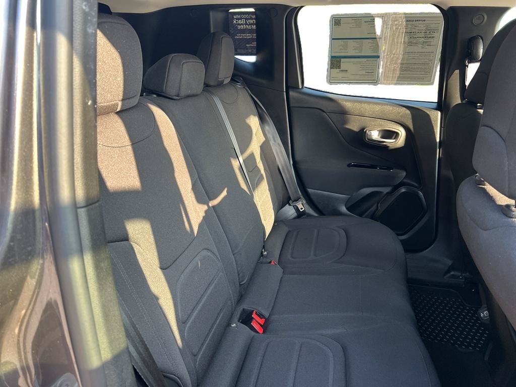 Used 2020 Jeep Renegade Latitude w/ Cold Weather Group AWD/4WD image 19