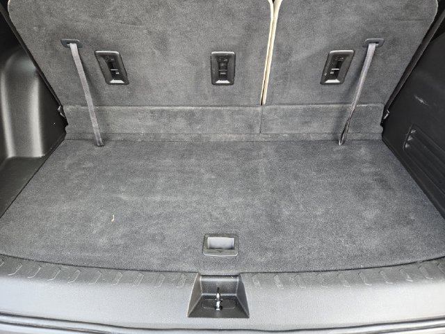 Used 2023 Chevrolet Traverse LS w/ Safety Package FWD image 31