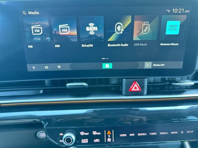 Used 2025 Kia Carnival SX Prestige image 17