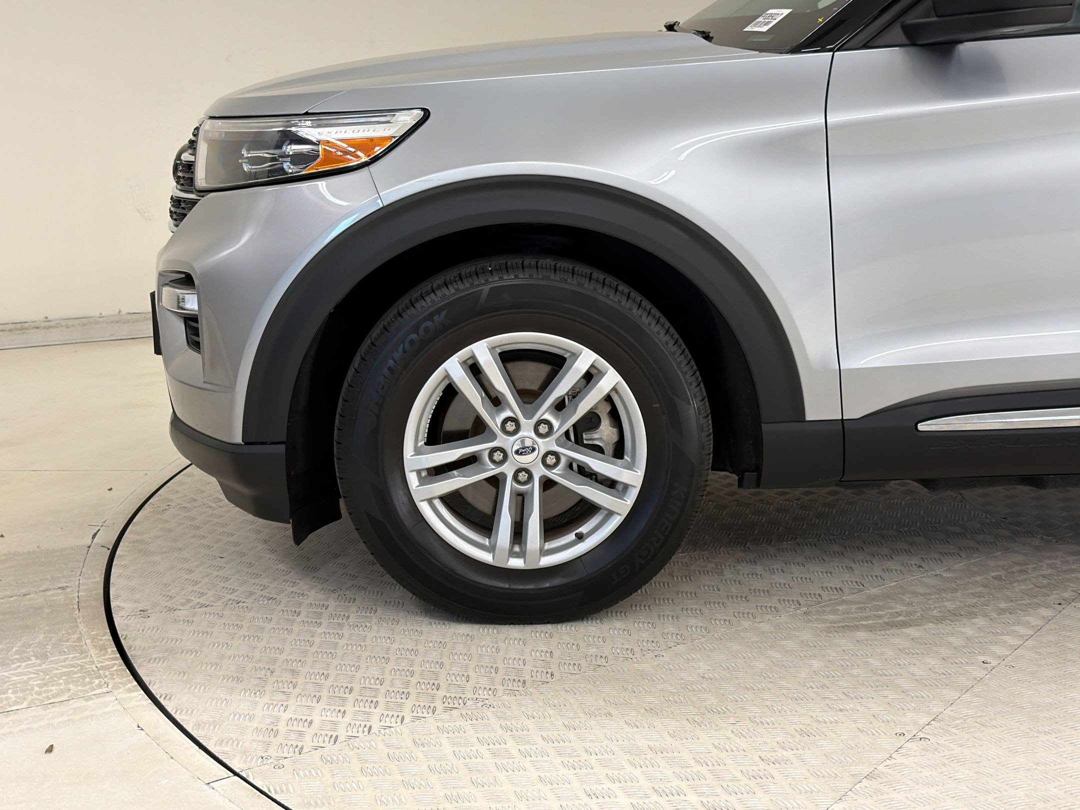Certified 2023 Ford Explorer XLT w/ Equipment Group 202A RWD image 13