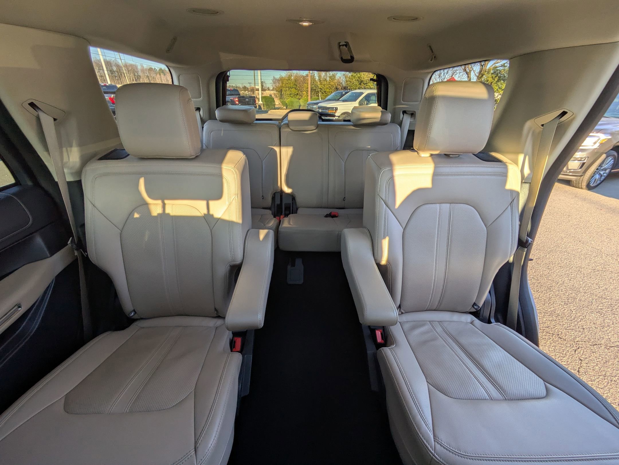 Certified 2024 Ford Expedition Limited image 30