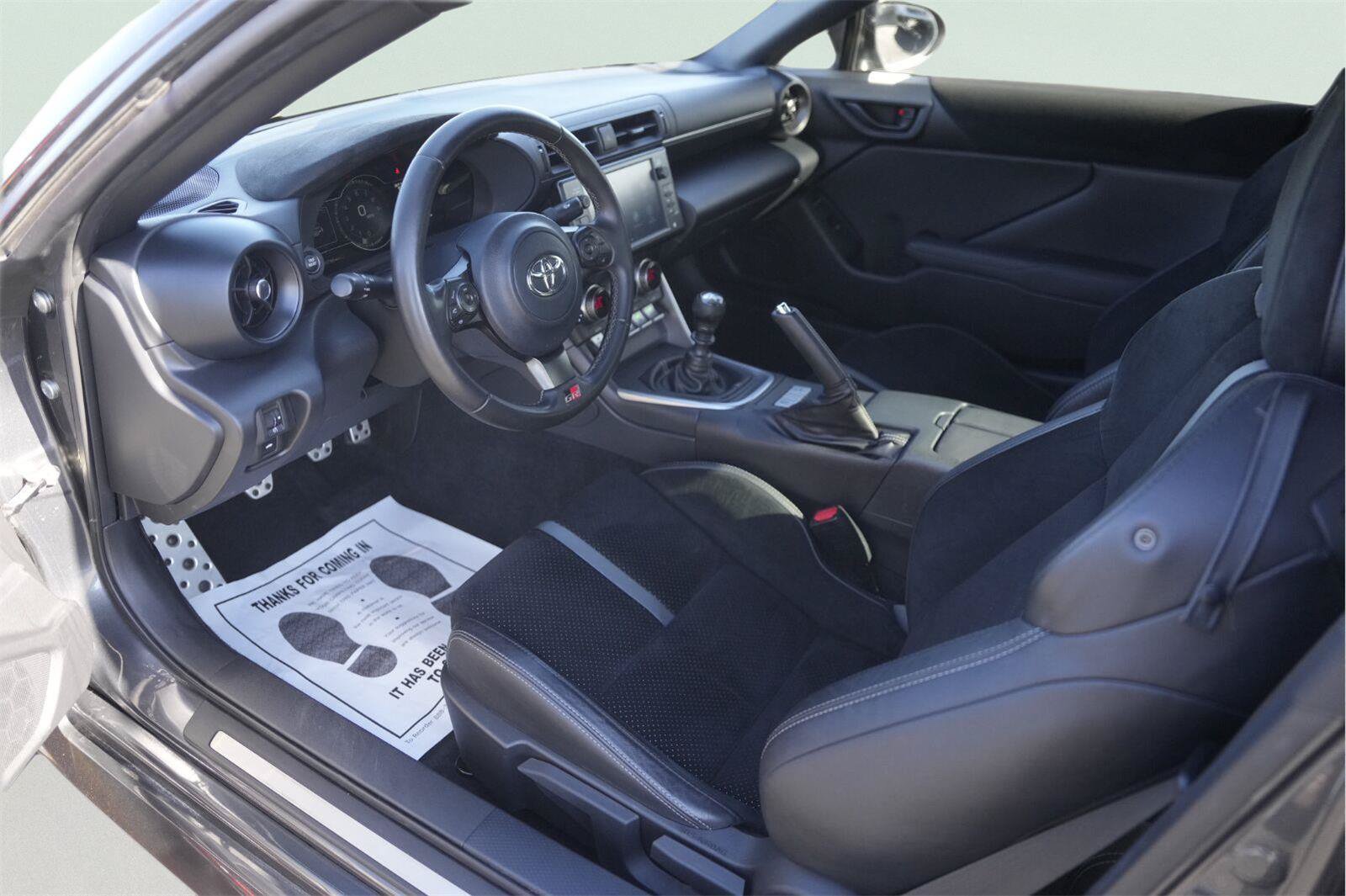 Used 2023 Toyota GR86 Premium RWD image 8