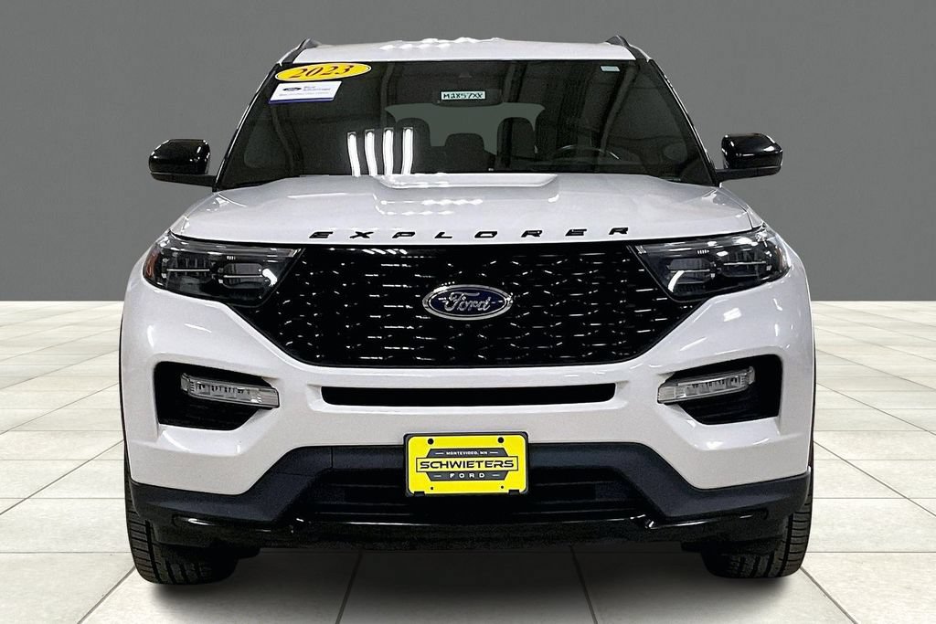 Certified 2023 Ford Explorer ST-Line AWD/4WD image 3