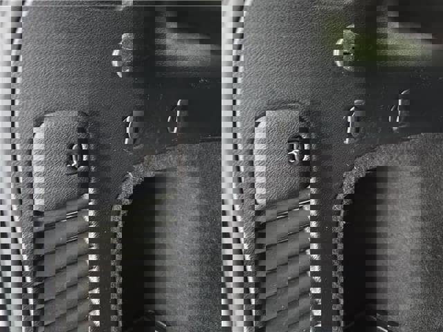 Used 2019 Jeep Grand Cherokee Limited w/ Luxury Group II image 17