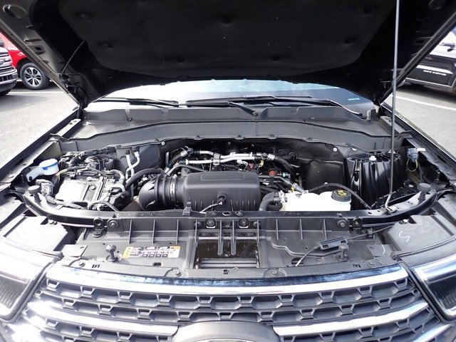 Certified 2022 Ford Explorer XLT w/ Equipment Group 202A image 15