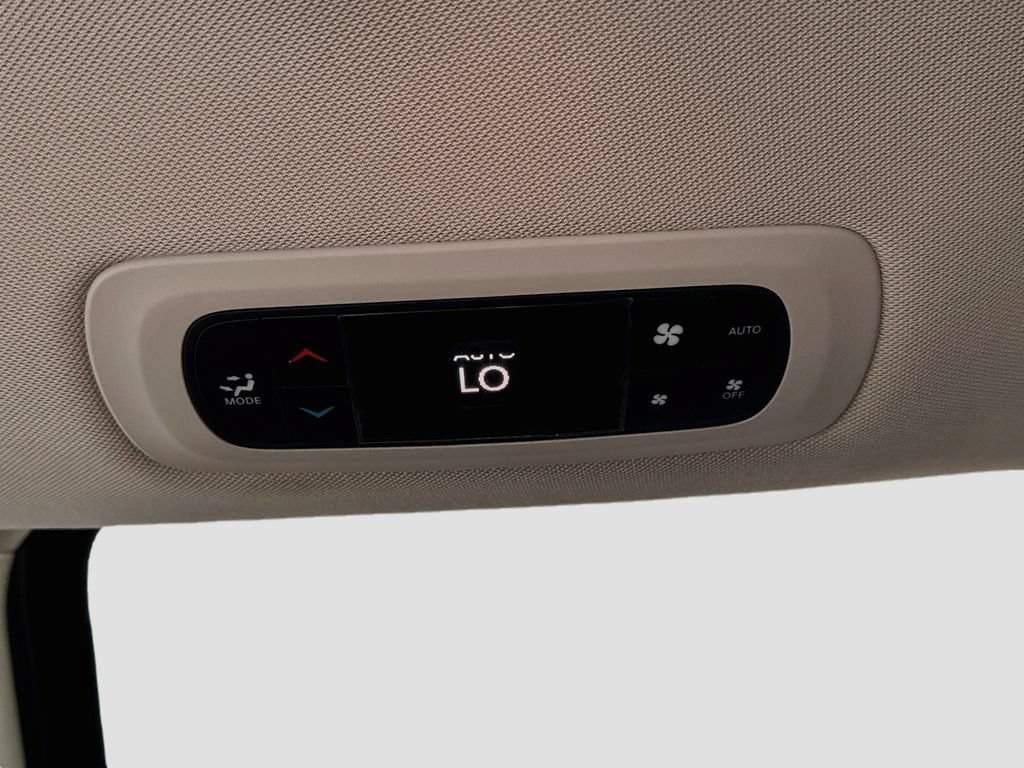 Used 2019 Chrysler Pacifica Touring Plus w/ Advanced Safetytec Group FWD image 24