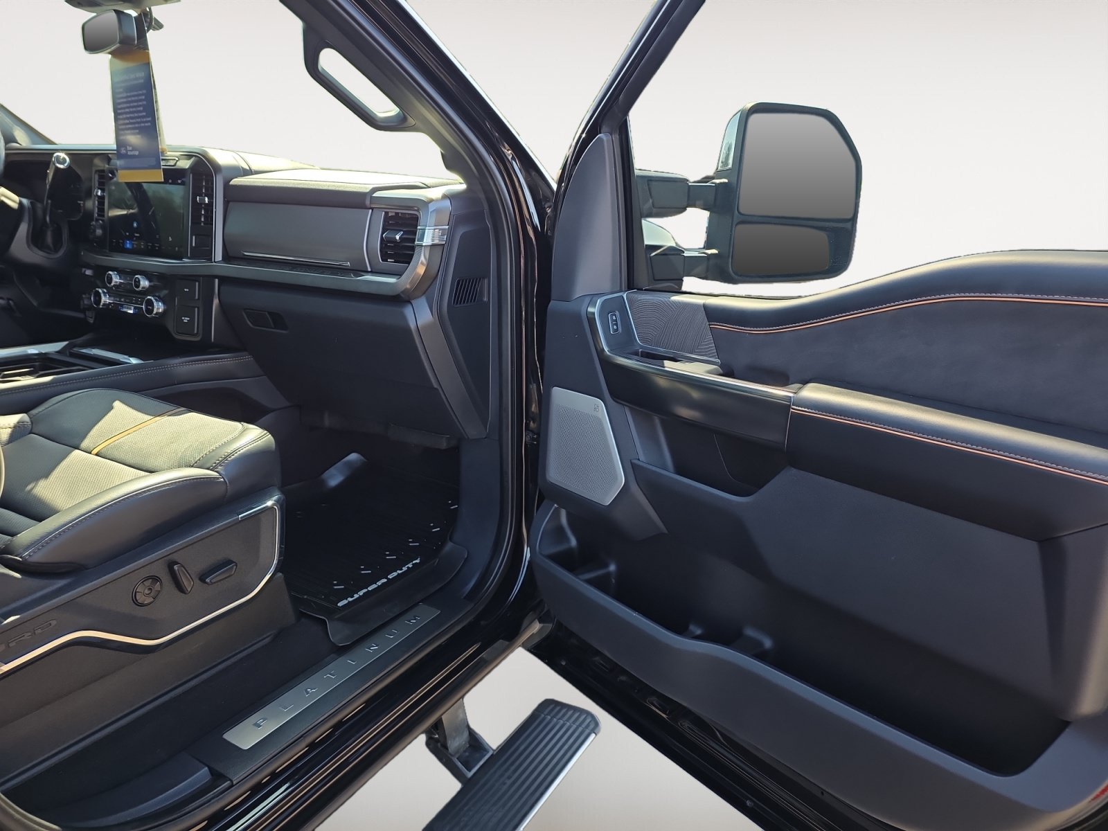 Certified 2024 Ford F350 Platinum w/ FX4 Off-Road Package AWD/4WD image 9