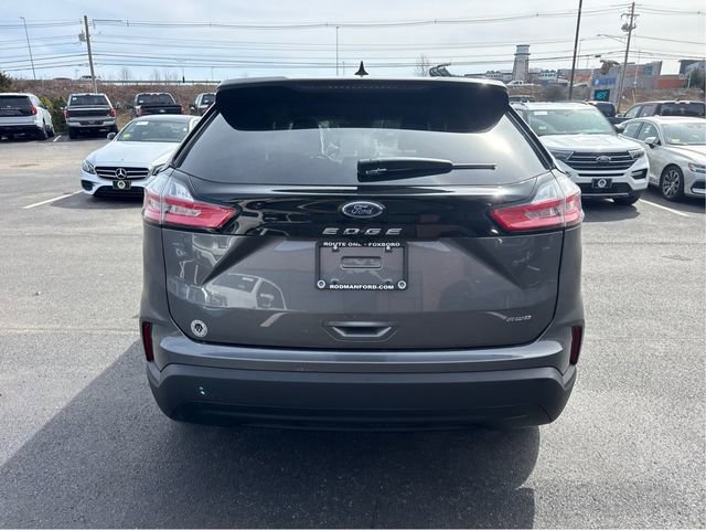 Certified 2024 Ford Edge SE image 4