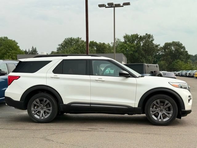 Certified 2023 Ford Explorer XLT w/ Equipment Group 202A AWD/4WD image 35