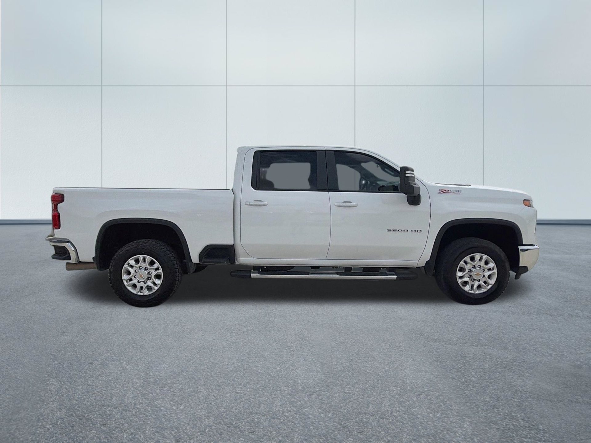 Used 2025 Chevrolet Silverado 2500 LT AWD/4WD image 4