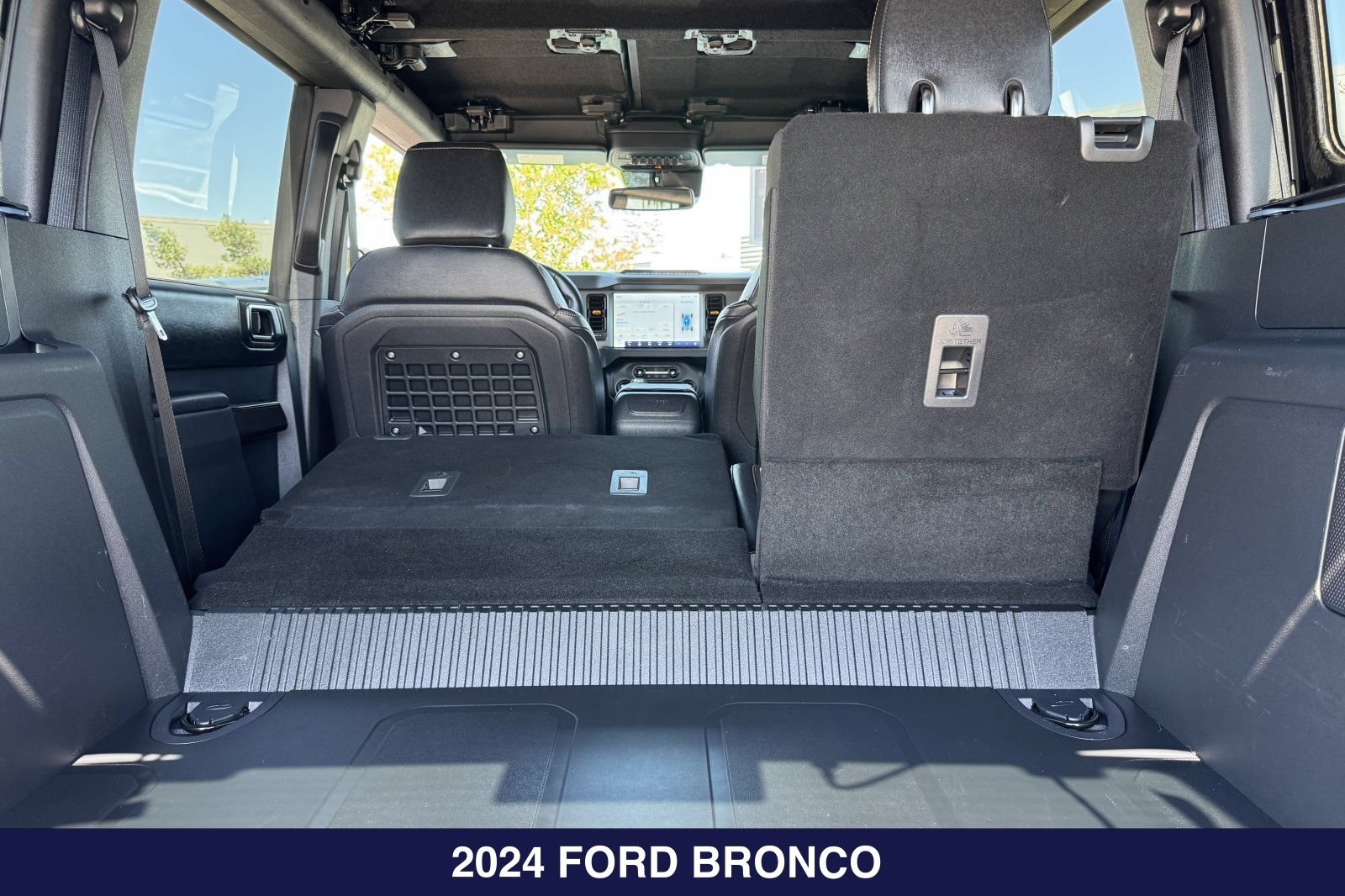 Certified 2024 Ford Bronco Badlands w/ Sasquatch Package AWD/4WD image 17