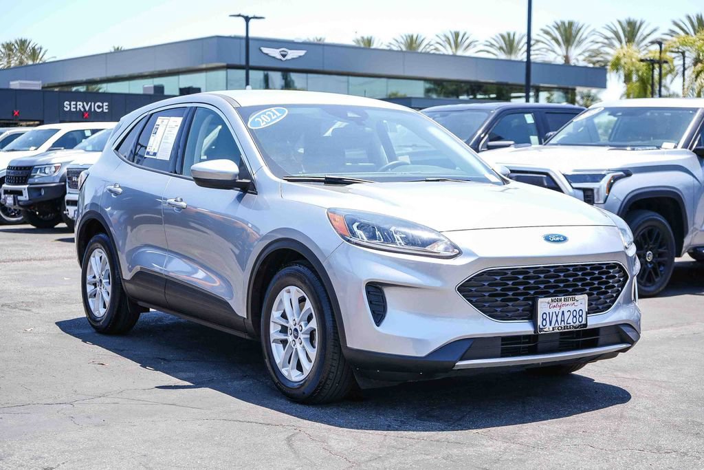 Certified 2021 Ford Escape SE FWD image 3