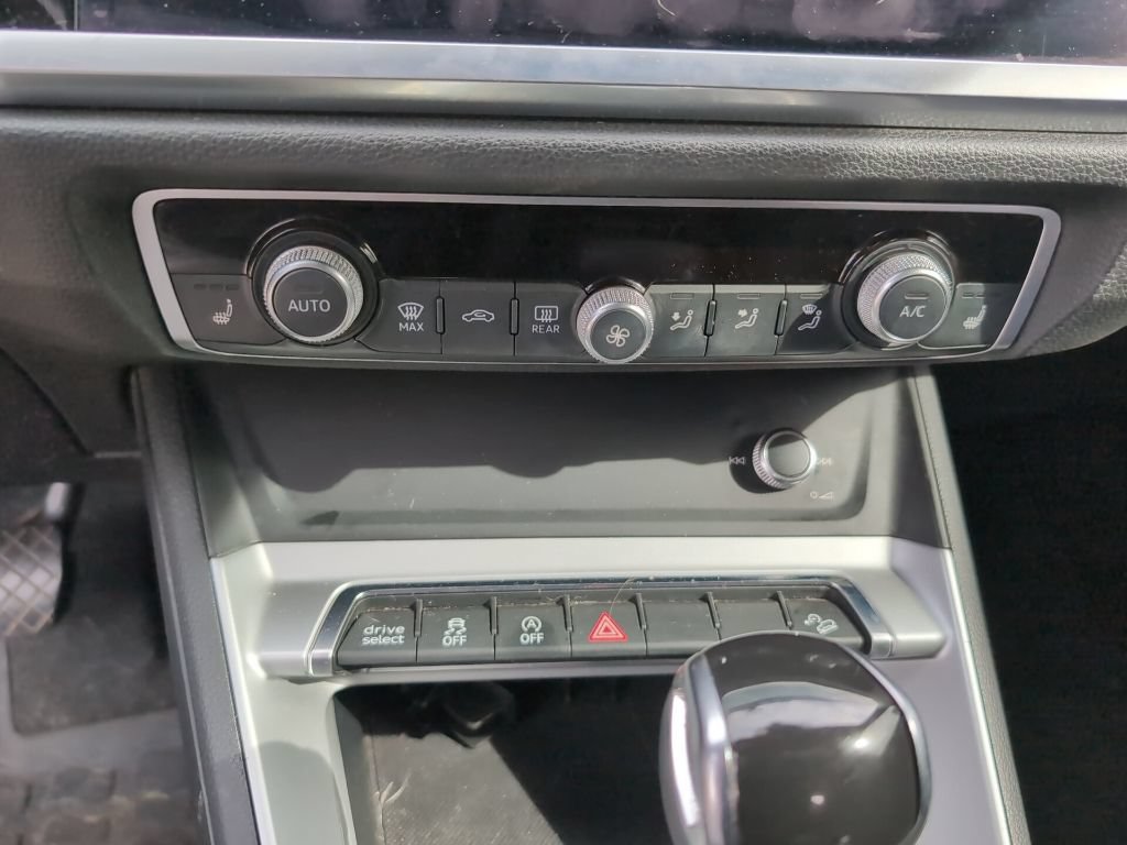 Used 2019 Audi Q3 2.0T Premium AWD/4WD image 21