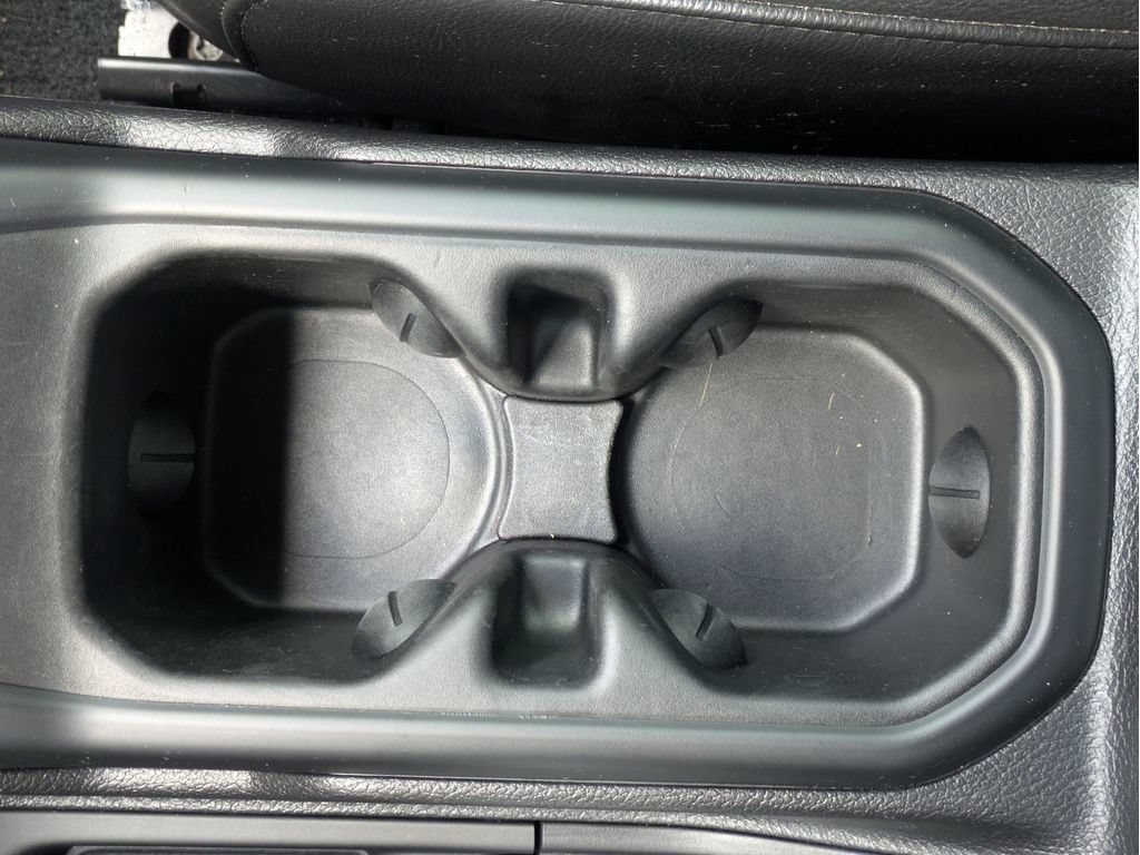 Used 2020 Jeep Wrangler Unlimited Sahara AWD/4WD image 15