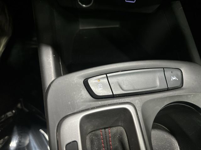 Used 2024 Chevrolet Trax RS w/ Sunroof Package FWD image 32