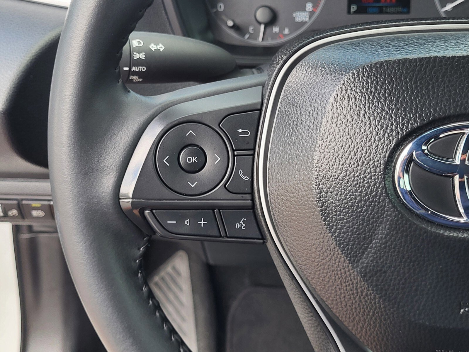 Used 2025 Toyota Corolla SE image 25