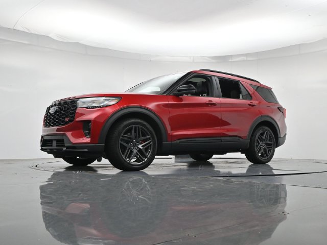 Certified 2025 Ford Explorer ST AWD/4WD image 41